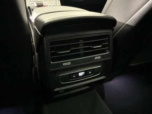 Used 2022 Audi Q7 3.0T Premium Plus AWD/4WD image 31