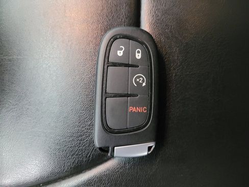 Used 2021 Jeep Cherokee Latitude Plus image 32