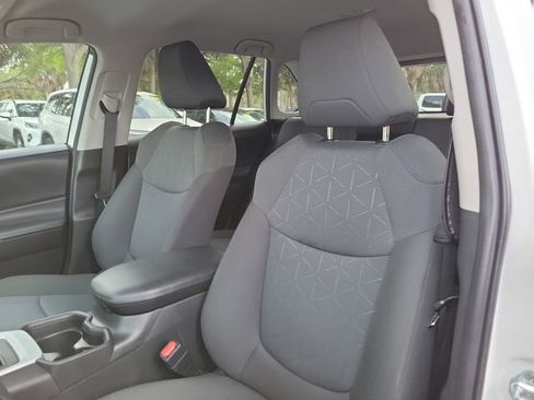 Used 2021 Toyota RAV4 XLE image 18