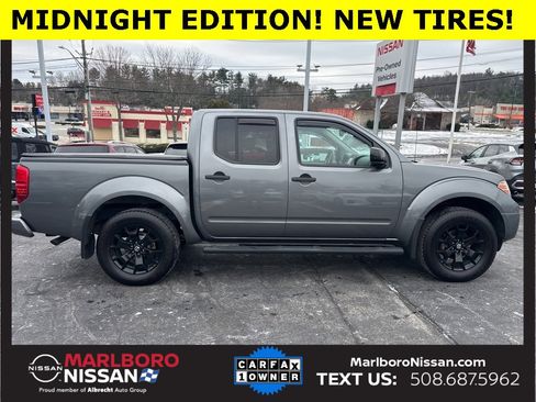 Certified 2020 Nissan Frontier SV w/ Midnight Edition Floor Mats image 8