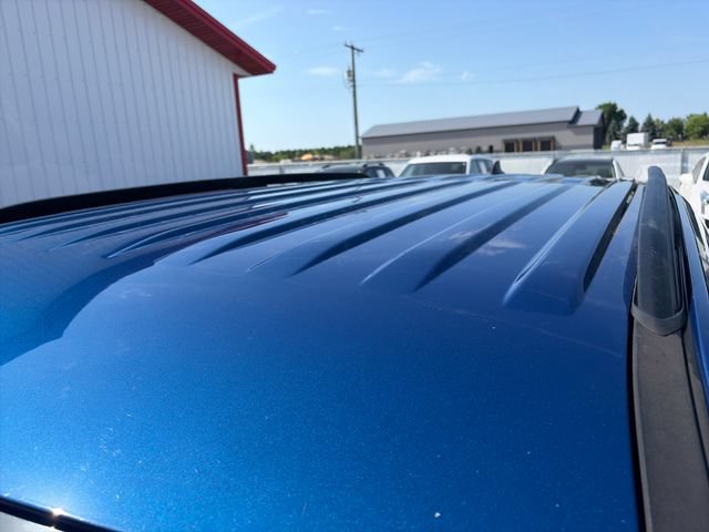 Used 2022 Ford Explorer XLT w/ Equipment Group 202A AWD/4WD image 12