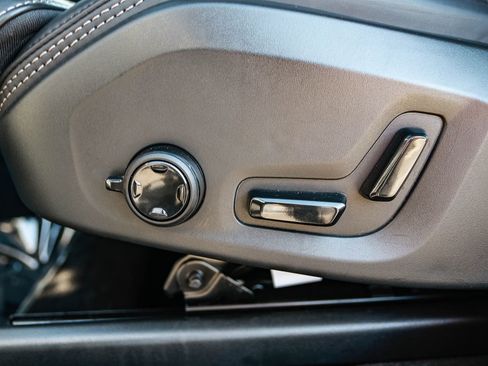 Used 2023 Volvo XC60 B5 Ultimate w/ Climate Package image 24