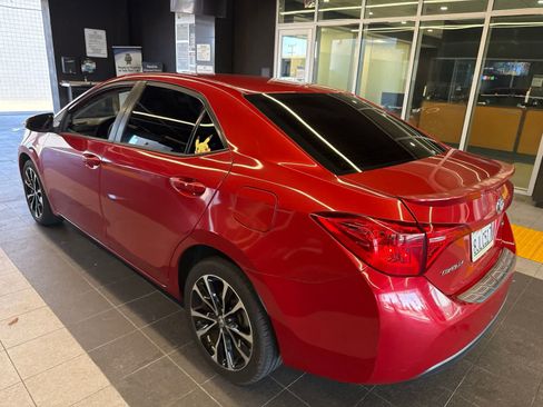 Used 2019 Toyota Corolla SE w/ Carpet Mat Package (TMS) FWD image 11