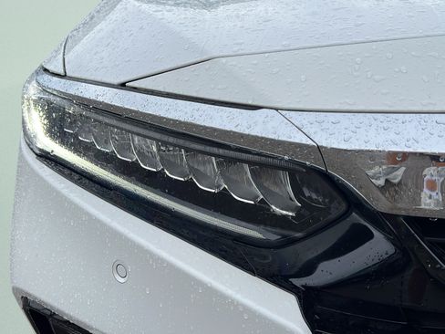 Used 2022 Honda Accord EX-L image 9