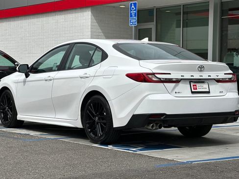 Certified 2025 Toyota Camry SE FWD image 6
