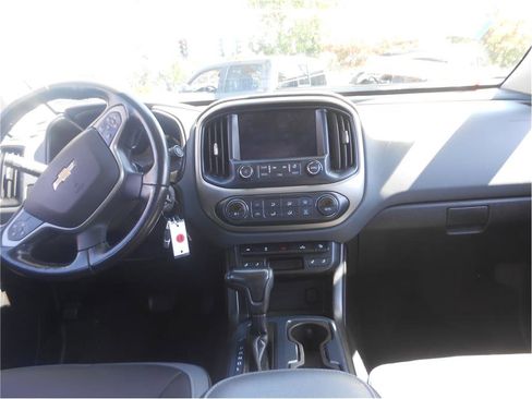 Used 2017 Chevrolet Colorado Z71 image 33