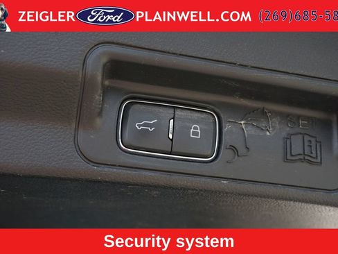 Used 2022 Ford Explorer XLT AWD/4WD image 11