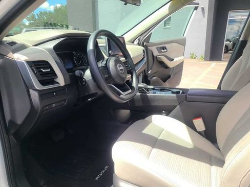 Used 2023 Nissan Rogue SV AWD/4WD image 14