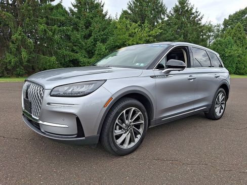 Used 2023 Lincoln Corsair AWD w/ Equipment Group 101A image 6