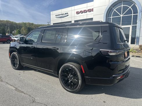 New 2026 Jeep Grand Wagoneer Limited AWD/4WD image 11