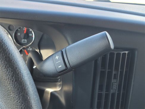 Used 2020 GMC Savana 3500 image 23