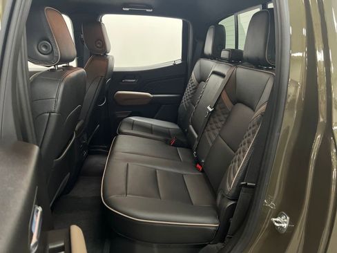 Used 2025 GMC Canyon Denali AWD/4WD image 28