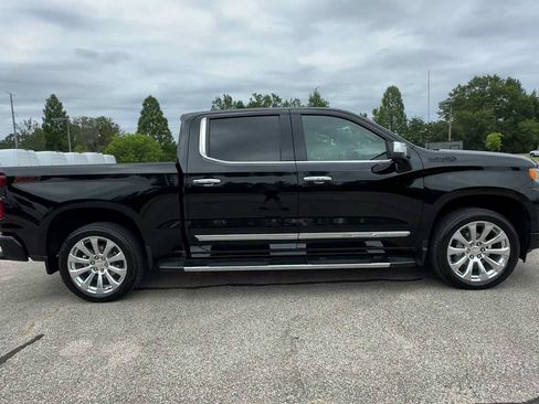 Certified 2024 Chevrolet Silverado 1500 High Country w/ Technology Package AWD/4WD image 9