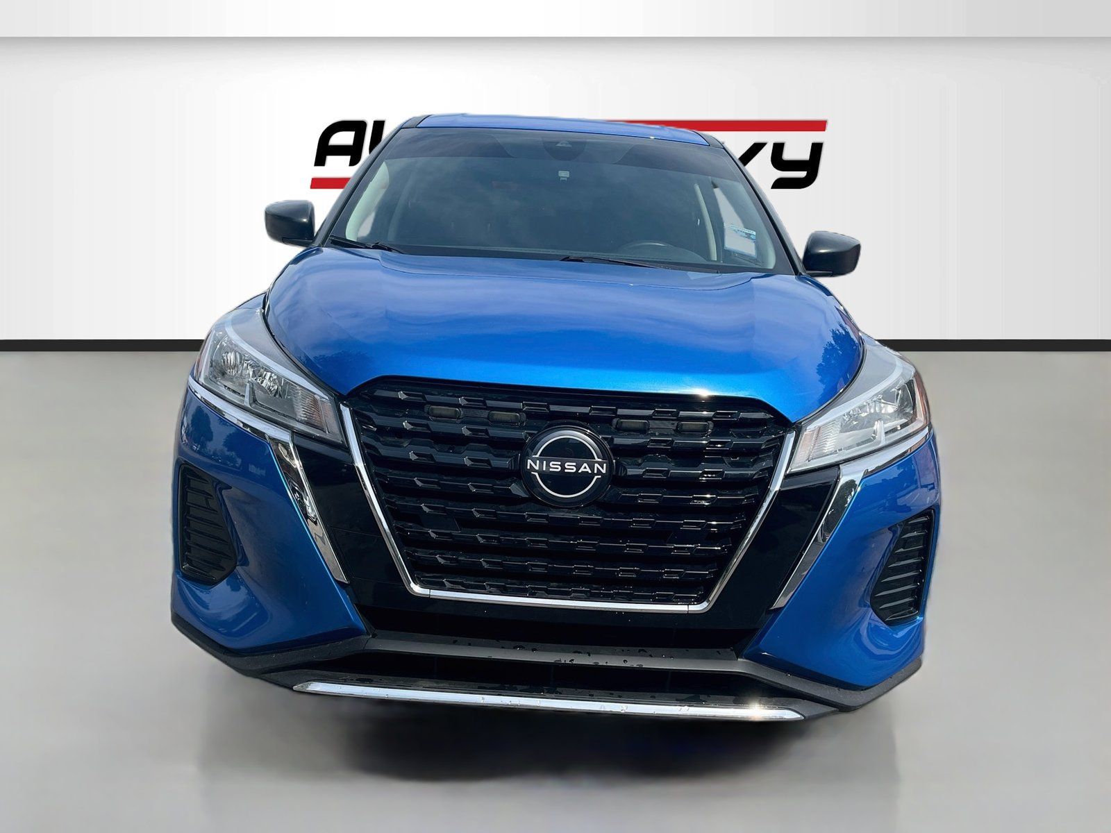 Used 2023 Nissan Kicks S FWD image 1