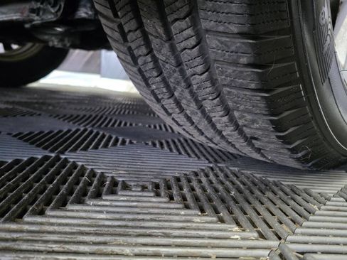 Used 2012 Nissan Pathfinder LE image 36