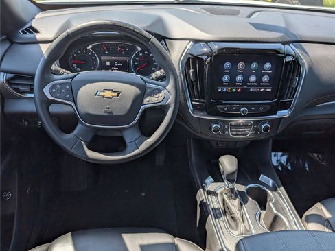 Used 2023 Chevrolet Traverse LT w/ LT Premium Package image 18