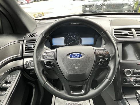 Used 2018 Ford Explorer XLT w/ Equipment Group 201A AWD/4WD image 20