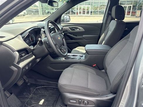 Used 2023 Chevrolet Traverse LT FWD image 18