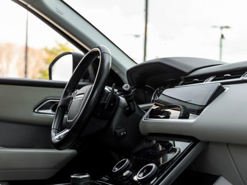 Used 2019 Land Rover Range Rover Velar S image 42