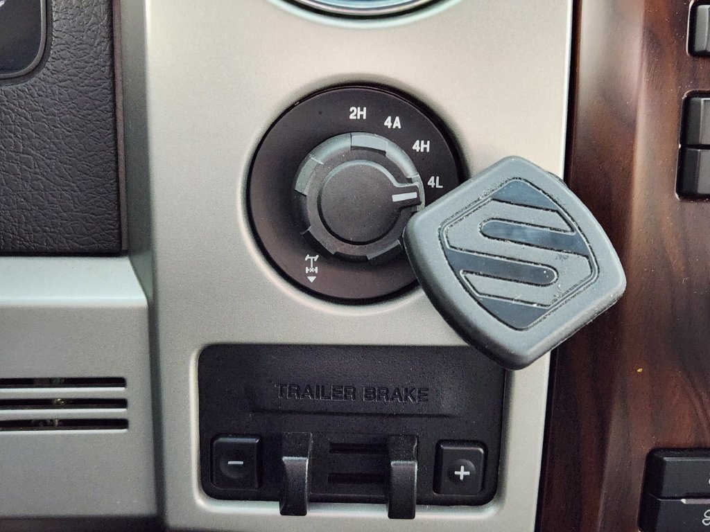 Used 2012 Ford F150 Lariat w/ Lariat Chrome Pkg AWD/4WD image 24
