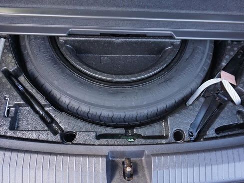 Used 2019 Volkswagen Tiguan SEL image 40