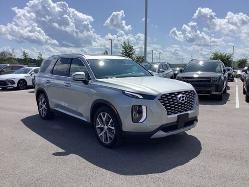Used 2022 Hyundai Palisade SEL w/ Premium Package image 3