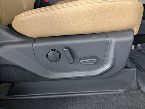 Used 2022 Ford F250 Lariat w/ Lariat Ultimate Package image 25