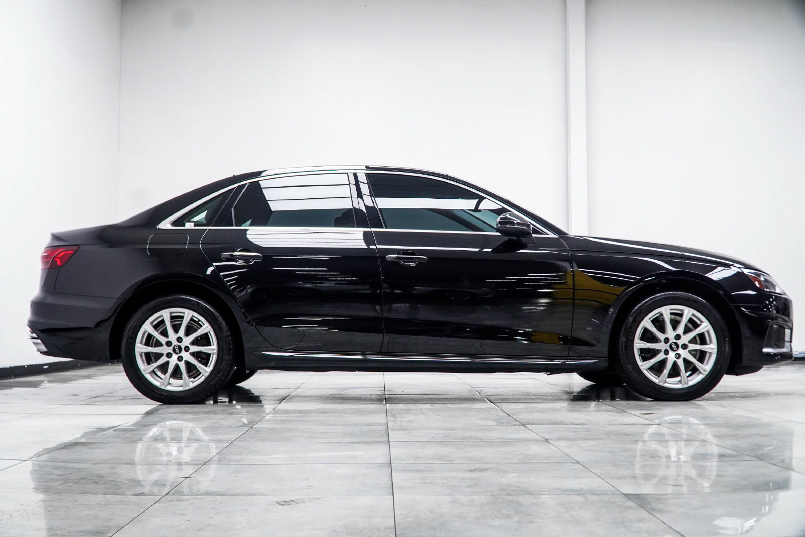 Used 2022 Audi A4 2.0T Premium w/ Convenience Package AWD/4WD image 8