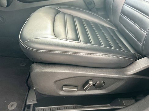 Used 2024 Ford Edge SEL image 12