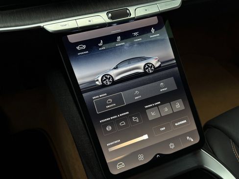 Used 2024 Lucid Air Grand Touring image 38