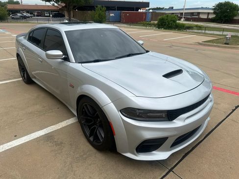 Used 2020 Dodge Charger Scat Pack RWD image 5