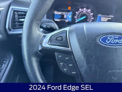 Used 2024 Ford Edge SEL image 19