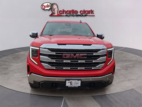 New 2026 GMC Sierra 1500 SLE w/ Preferred Package image 8