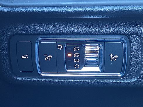 Used 2022 Lincoln Corsair Reserve w/ Luxury Package image 21