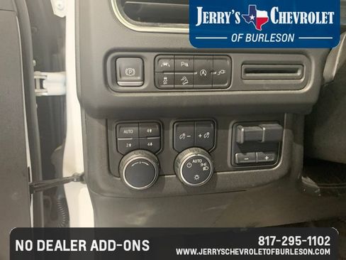 Used 2021 Chevrolet Tahoe Z71 w/ Z71 Signature Package AWD/4WD image 13