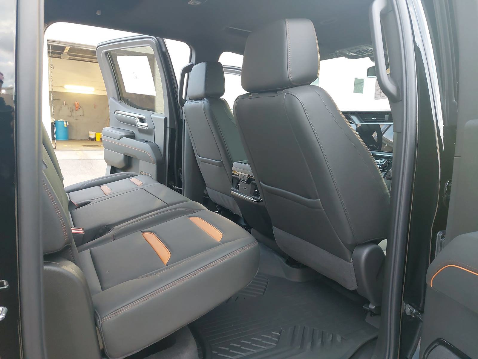 New 2026 GMC Sierra 1500 AT4 w/ AT4 Premium Package AWD/4WD image 11