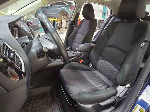 Used 2015 MAZDA MAZDA3 i Touring w/ Technology Package image 16