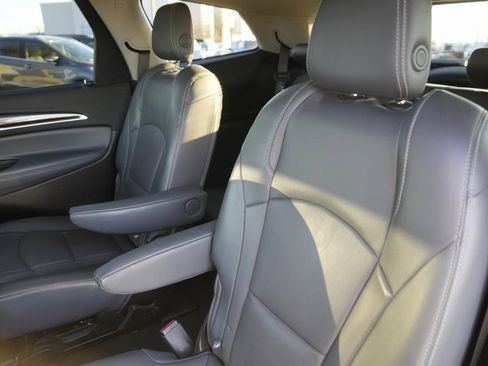 Used 2018 Buick Enclave Premium image 11