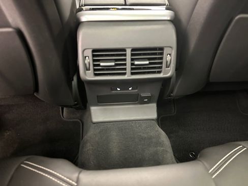 Used 2023 Land Rover Range Rover Velar R-Dynamic S image 22