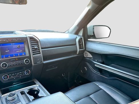 Used 2020 Ford Expedition XLT w/ Equipment Group 201A AWD/4WD image 25