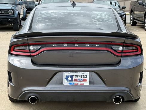 Used 2018 Dodge Charger R/T RWD image 6