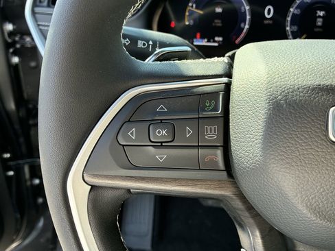 New 2026 Jeep Grand Cherokee Altitude AWD/4WD image 19
