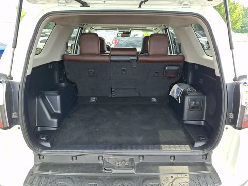 Used 2022 Toyota 4Runner Limited AWD/4WD image 31