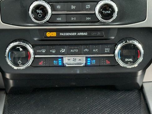 Used 2022 Ford F350 Platinum image 24