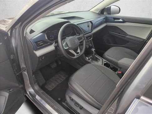 Used 2024 Volkswagen Taos SE image 8