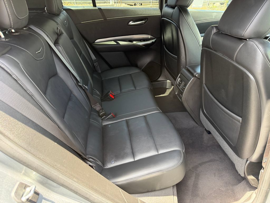 Used 2024 Cadillac XT4 Premium Luxury FWD image 18