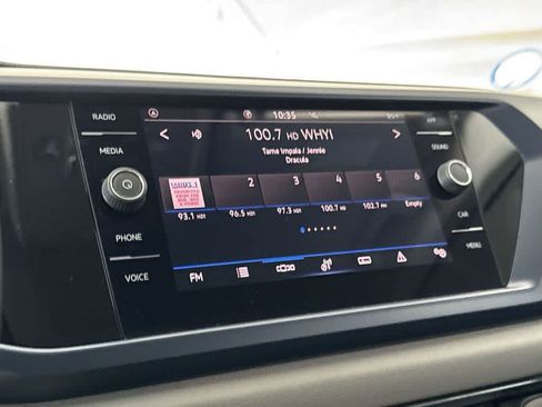 Certified 2023 Volkswagen Taos SE FWD image 18