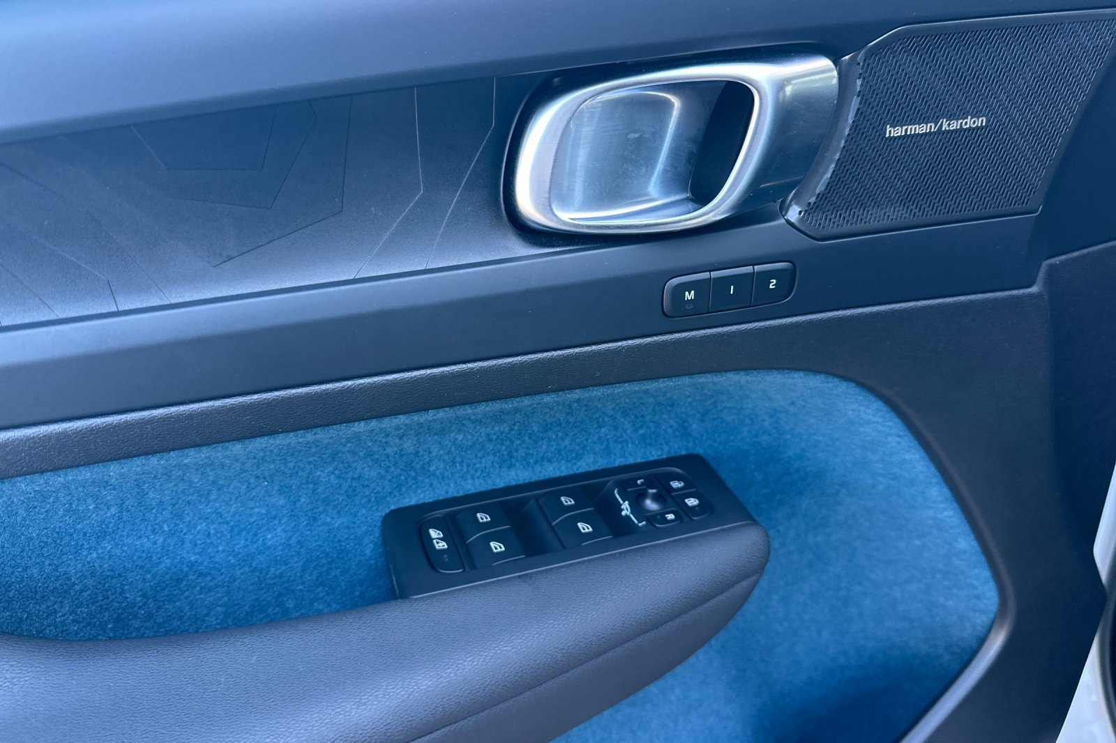 Certified 2023 Volvo XC40 Recharge Ultimate w/ Protection Package Premier AWD/4WD image 15