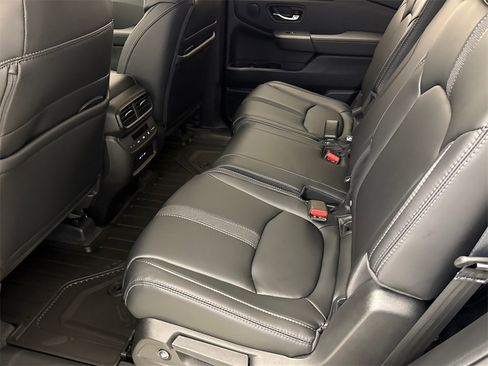 New 2025 Honda Pilot EX-L image 16