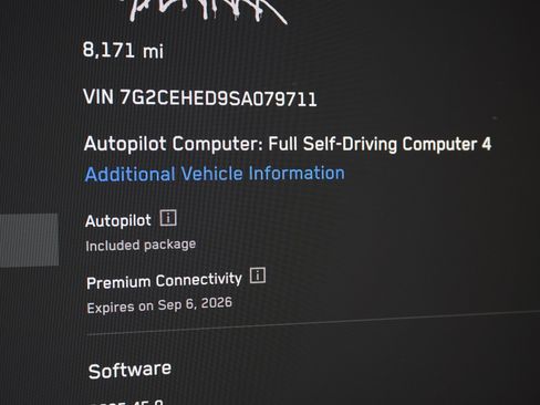 Used 2025 Tesla Cybertruck AWD Crew Cab image 27